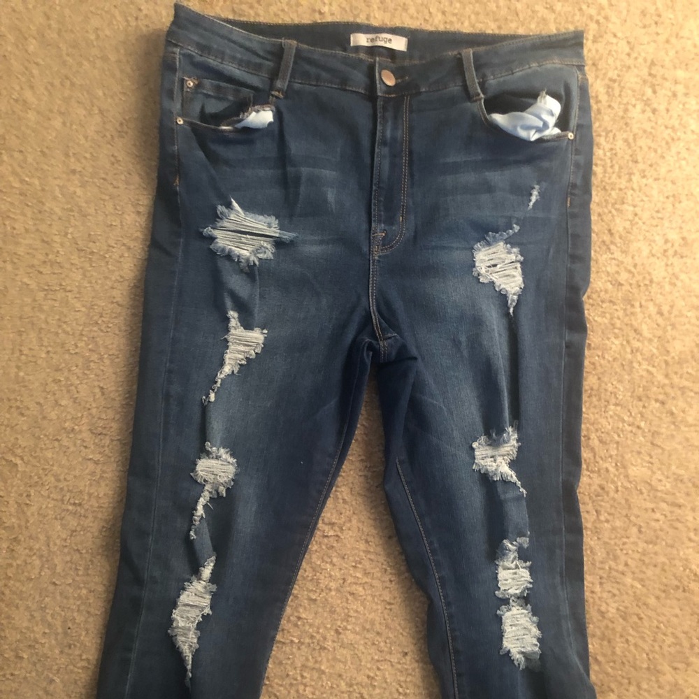 Refuge ankle length distressed jeans